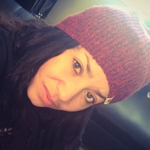 Meet your Posher, Nury