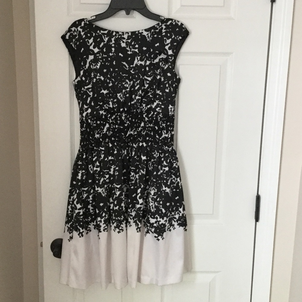 Jessica Simpson Black White Dress 👗