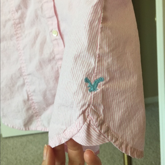 Women's American eagle pink stripe shirt, size 8 - Picture 7 of 8