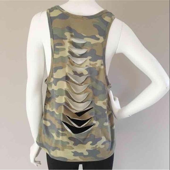 Cut Out Back Tank Top - Picture 2 of 4