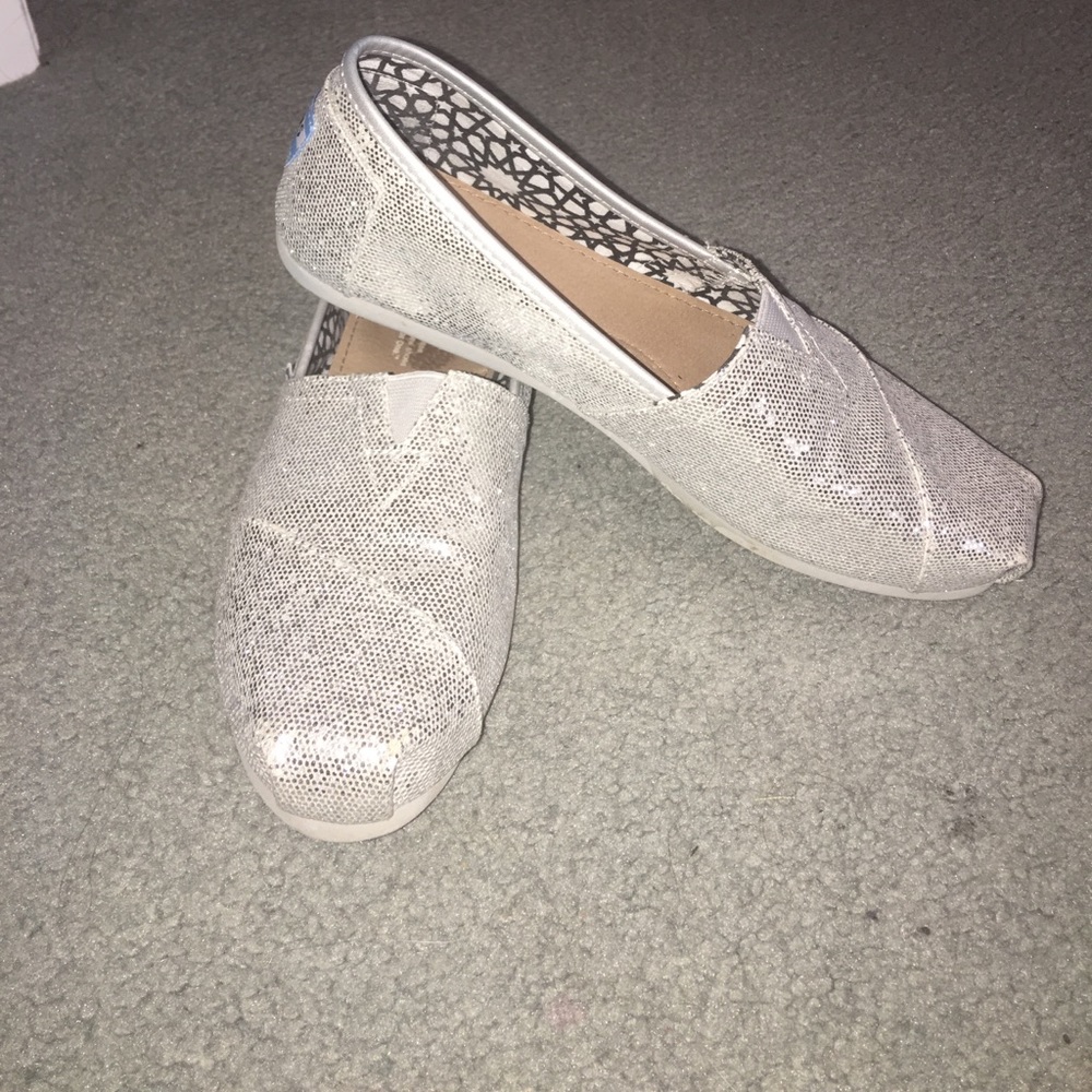 TOMS shoes