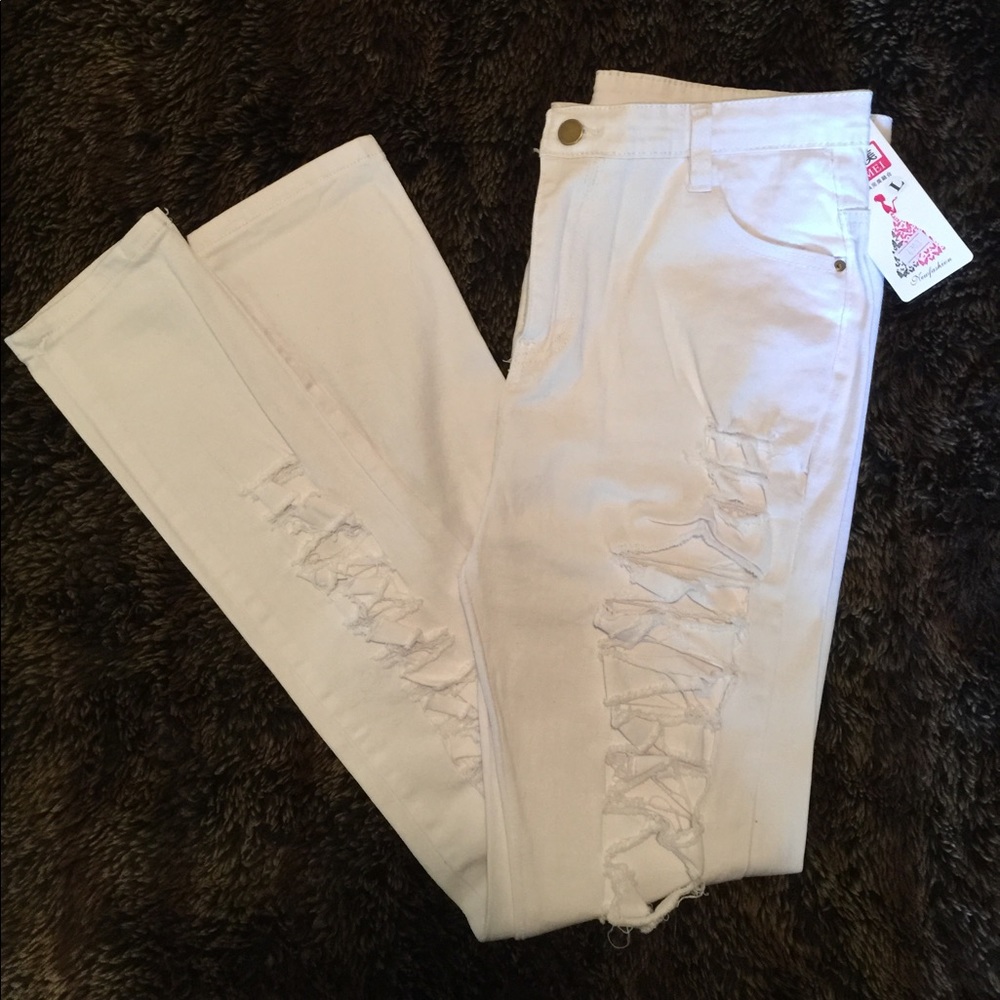 Straight Leg Distressed White Jeans🌺