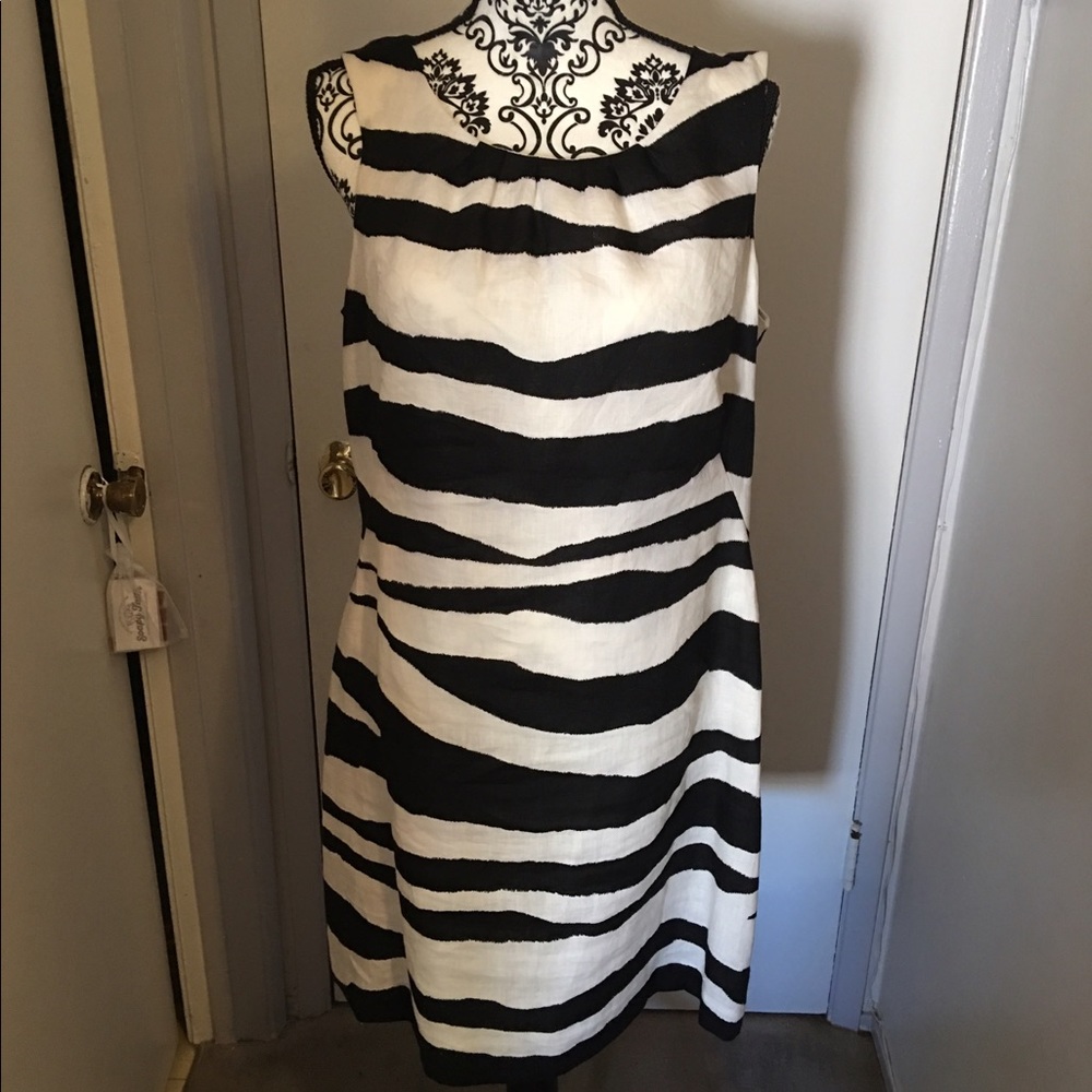 Black and white sheath dress