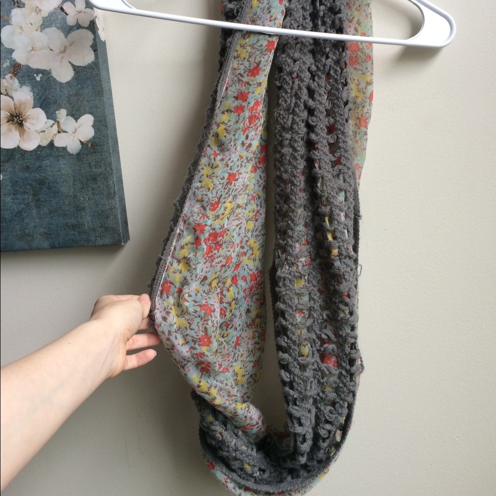 Summer eternity scarf