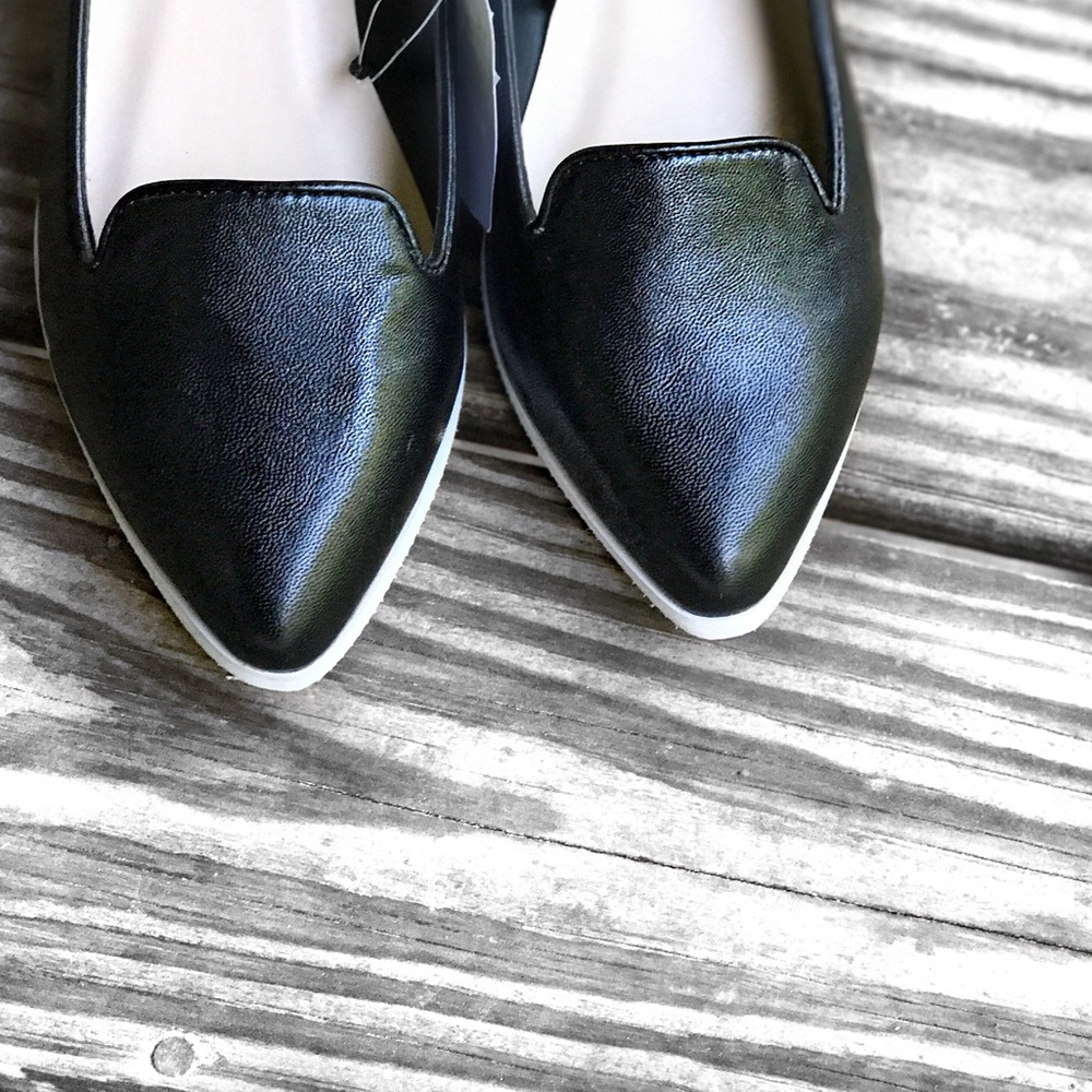 Black Flats - Picture 2 of 3