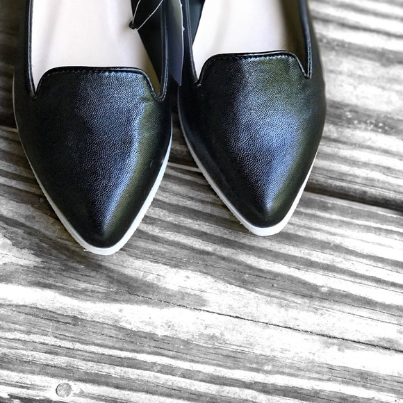 Black Flats - Picture 2 of 3