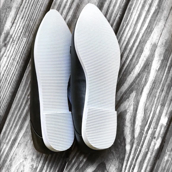 Black Flats - Picture 3 of 3