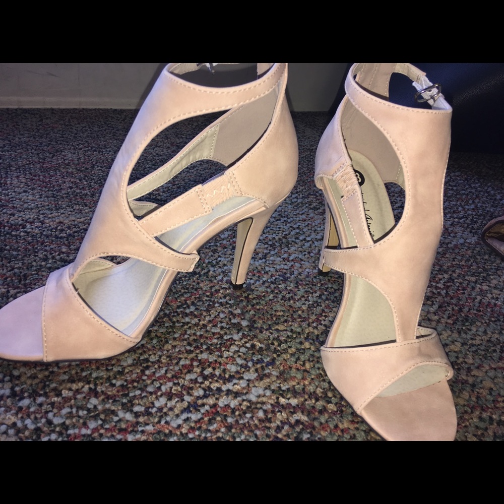 Michael Antonio high heels