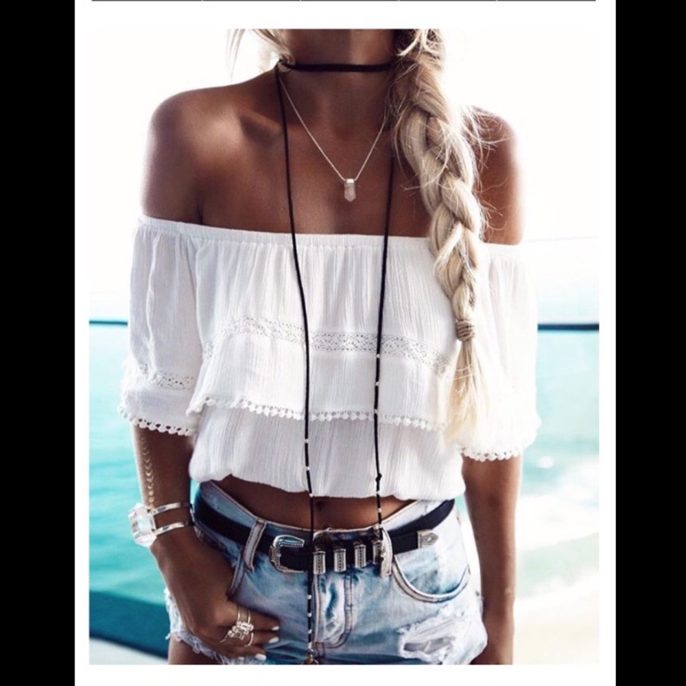 🆕🆕White boho crochet/embroidered Top