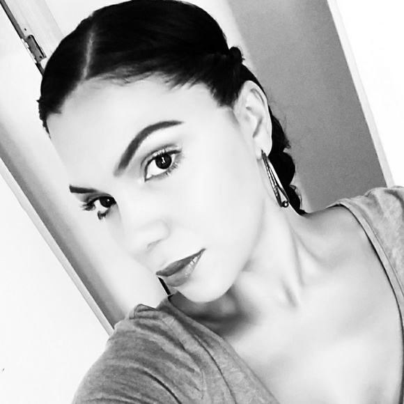 Meet your Posher, Desiree - Picture 4 of 5