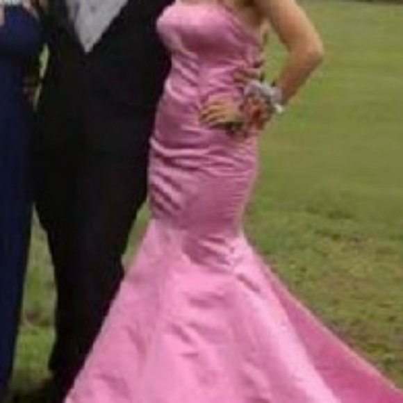 Prom dress - Picture 2 of 3