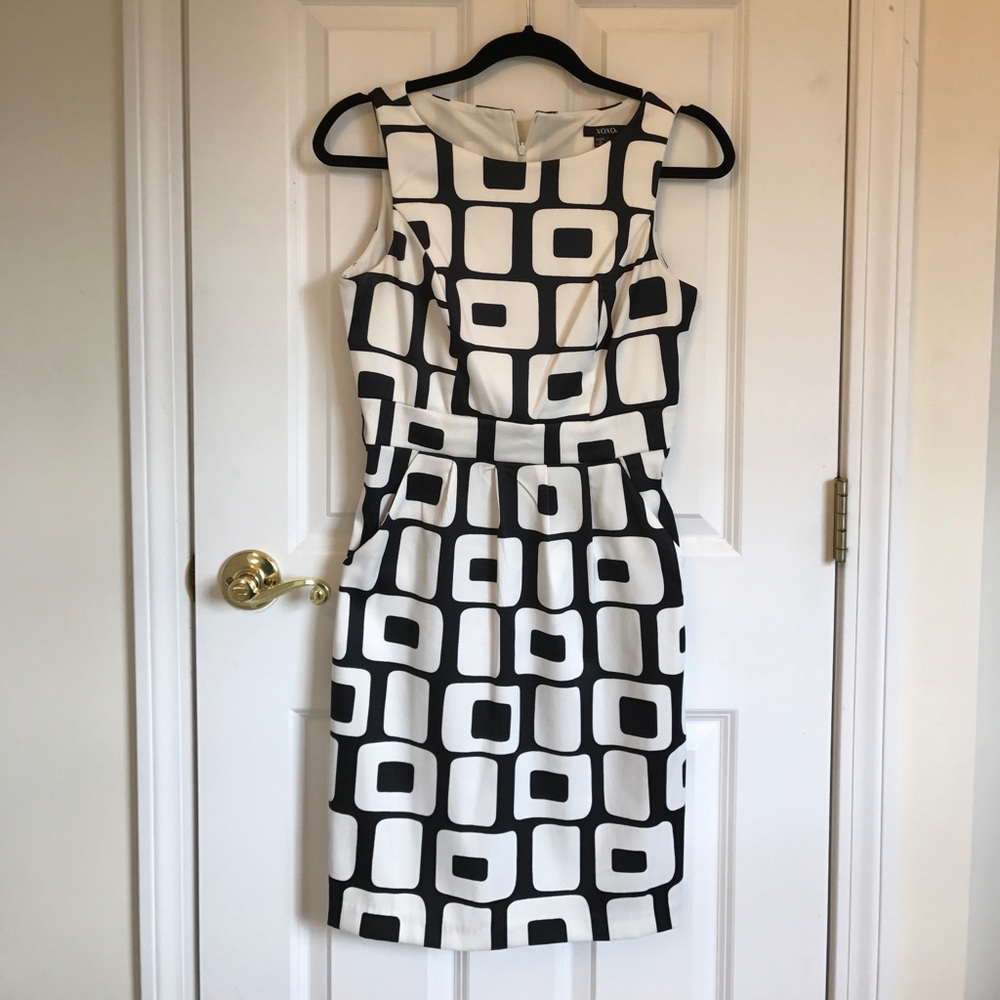 Xoxo black and white dress with pockets. Sz 5