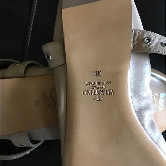 ❌SOLD❌Auth Love Latch Ballet Valentino - Picture 3 of 4