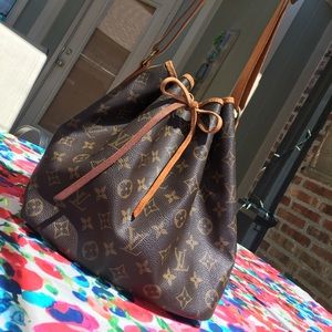 Authentic Louis Vuitton Petit Noé ❤️