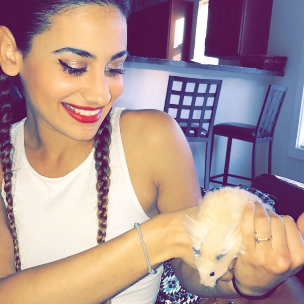 Meet your Posher, Eleni