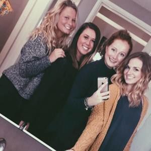 Meet your Posher, Kelli