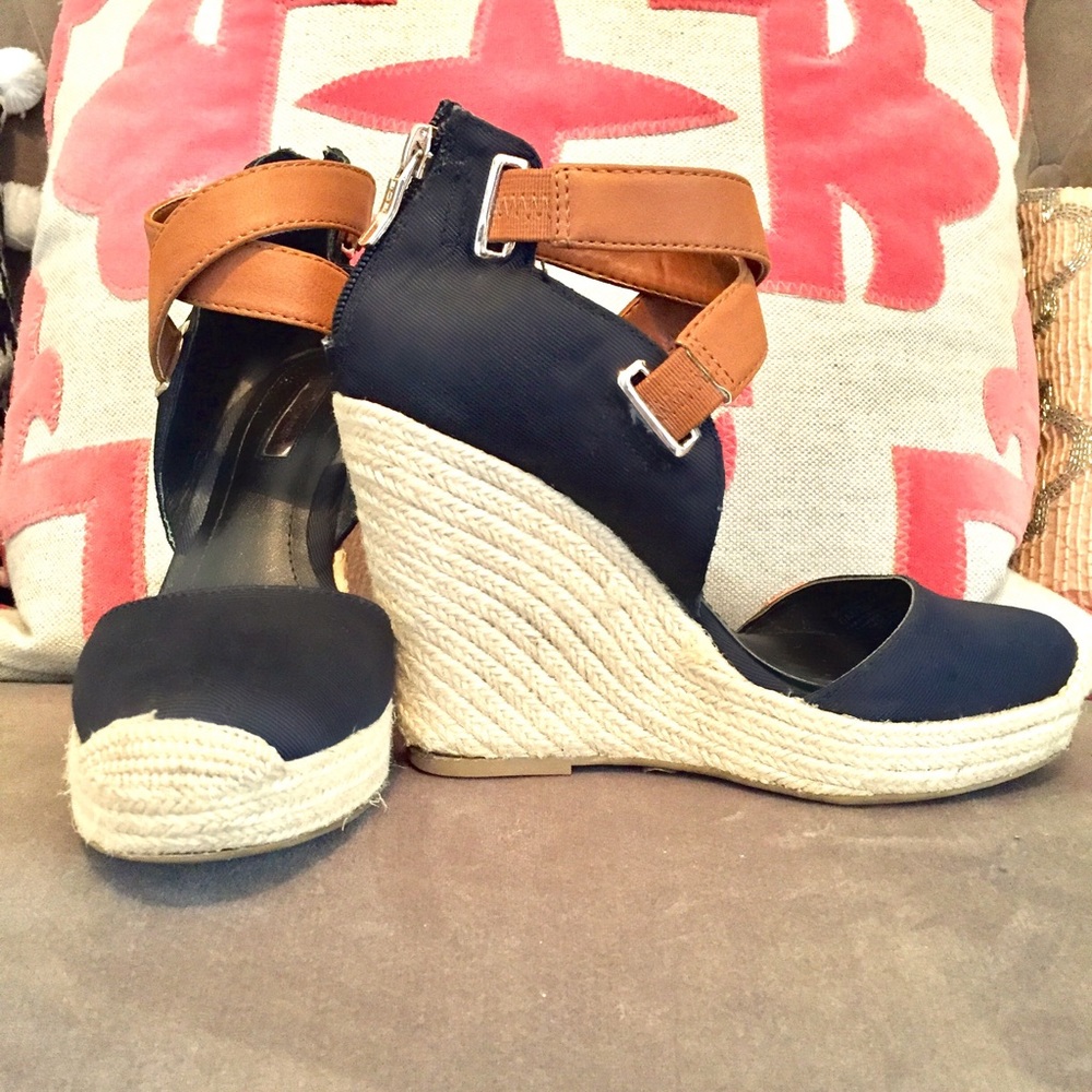 BCBG wedges