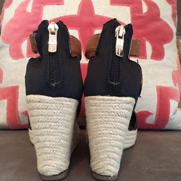 BCBG wedges - Picture 2 of 4