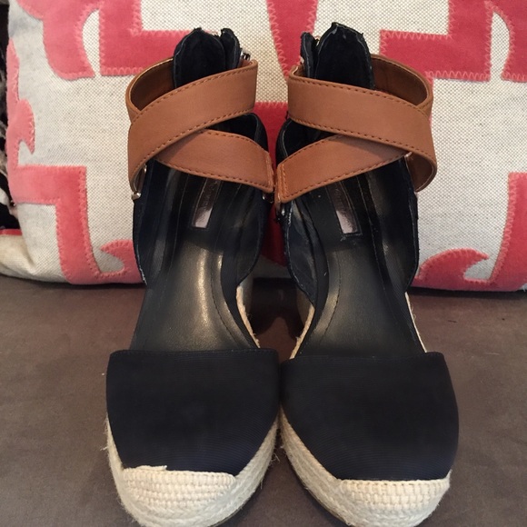 BCBG wedges - Picture 3 of 4