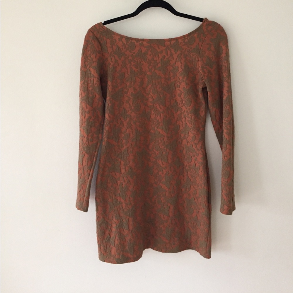 Long sleeve boat neck/v-back dress