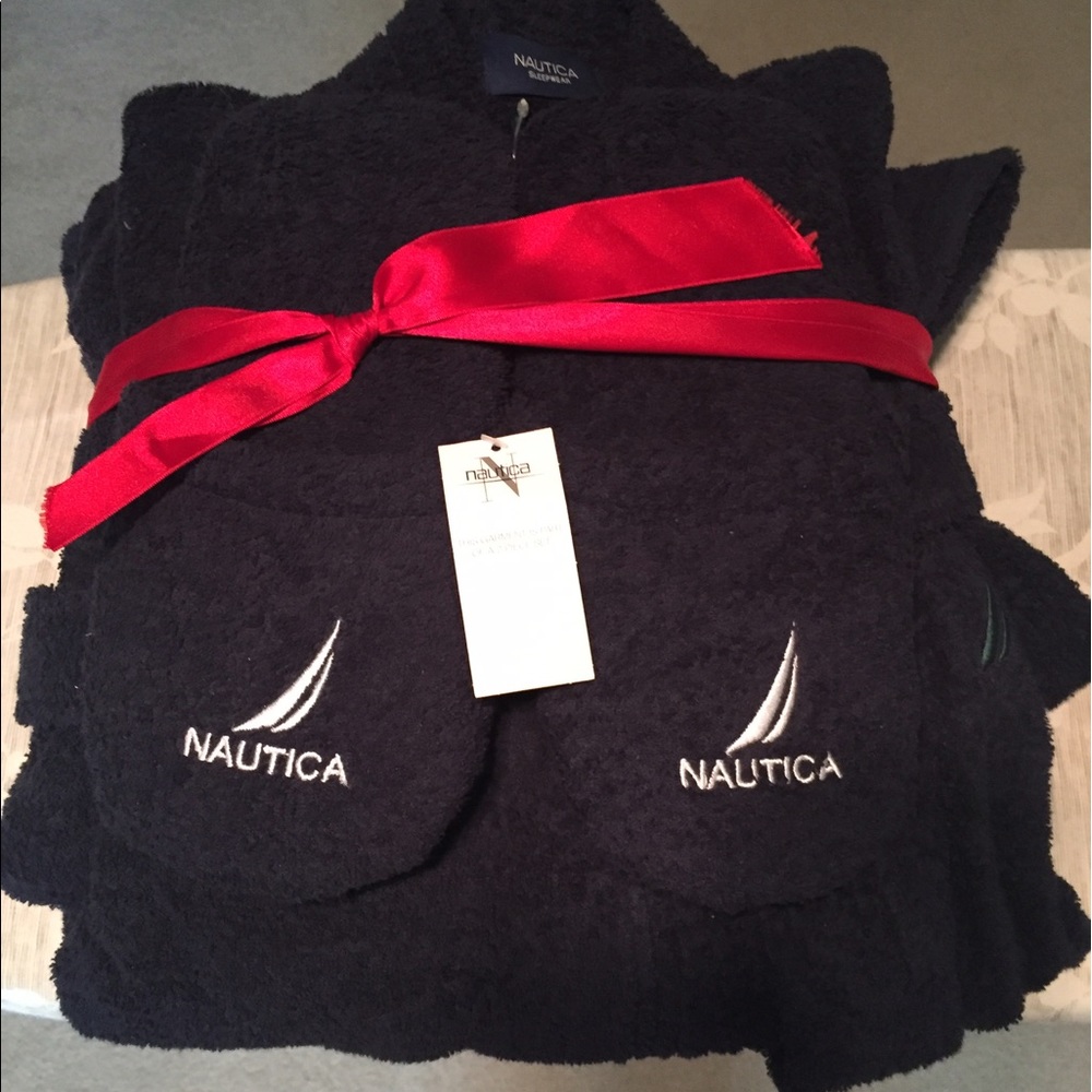 NWT Men's Nautica Bathrobe and slippers