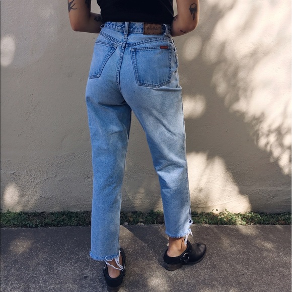 EMBROIDERED HIGH WAISTED VINTAGE JEANS - Picture 3 of 3