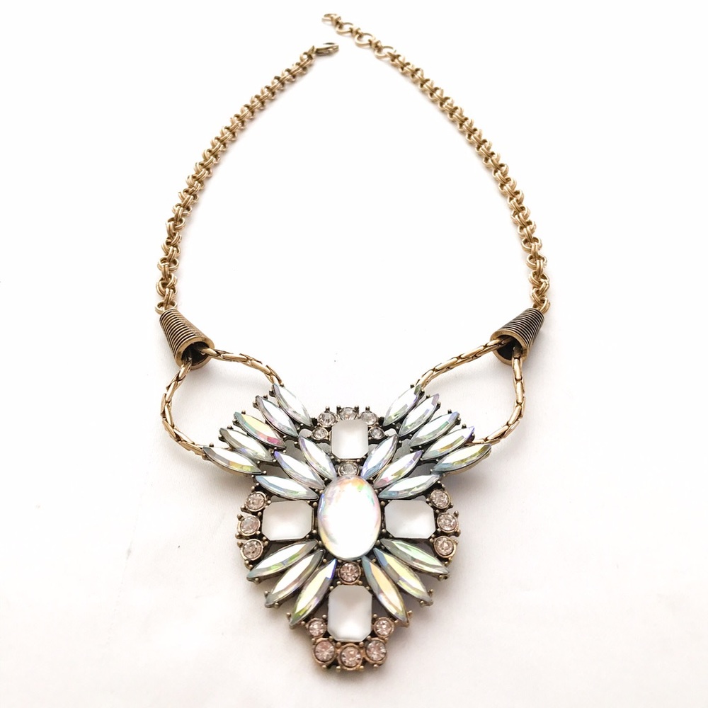 Alice's Chic Boutique necklace