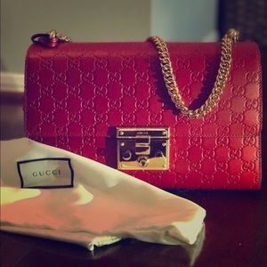 Padlock Gucci Signature Shoulder Bag