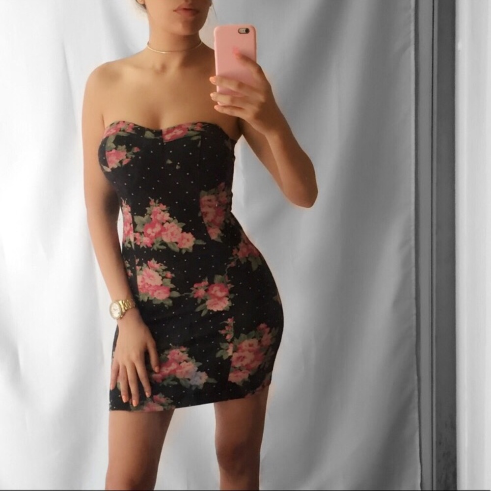 NWOT- Floral babe dress 🌼🌸