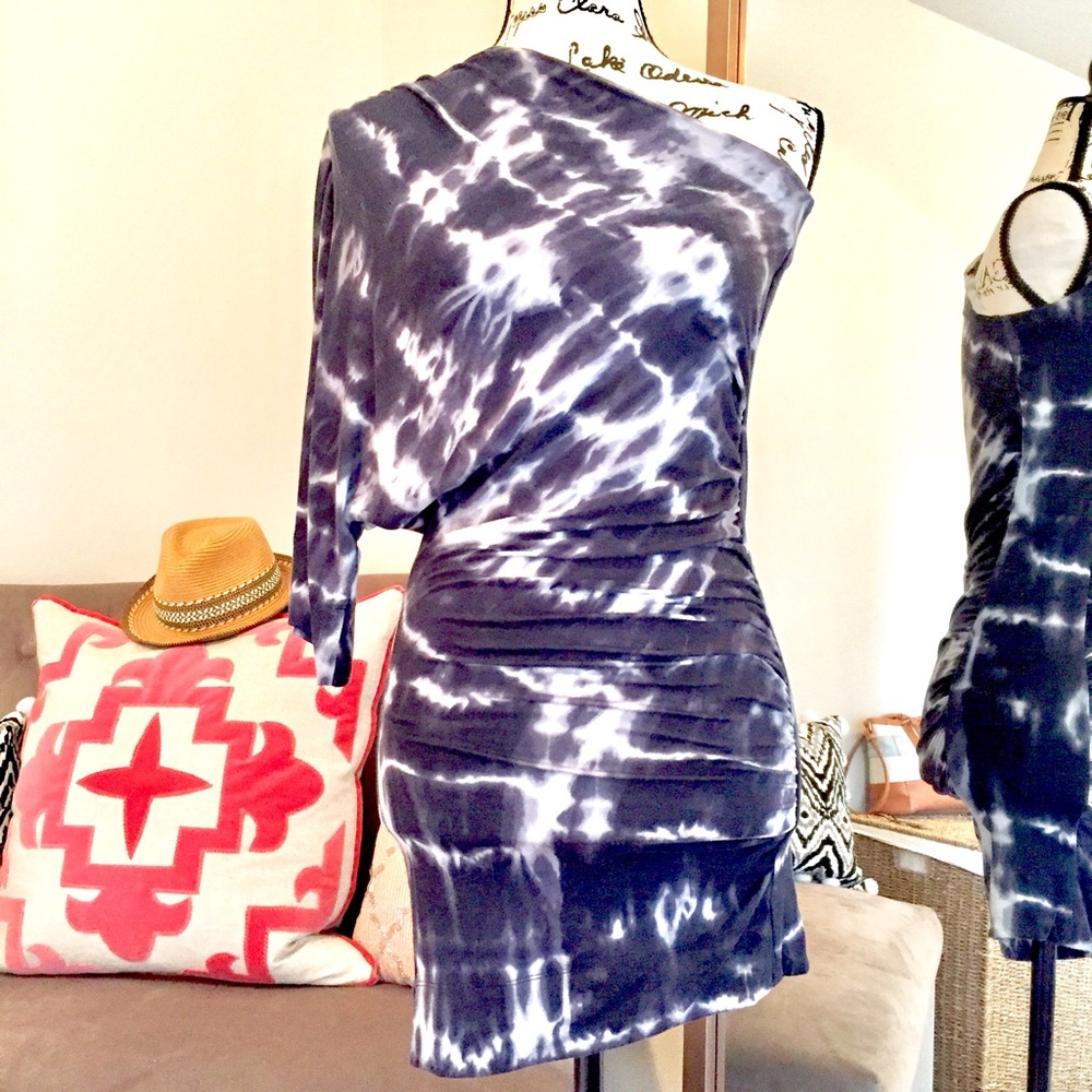 One shoulder, body con tie dye dress.