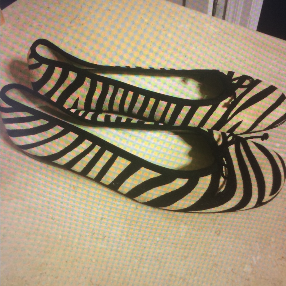 🛍SOLD🛍French Sole Brown Zebra Print Flats - Picture 3 of 5