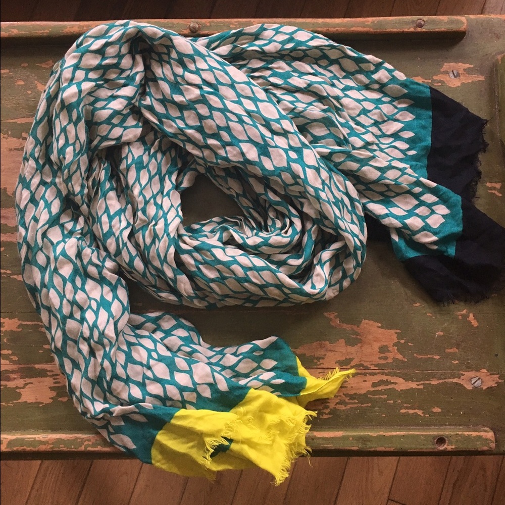 Silky patterned Scarf
