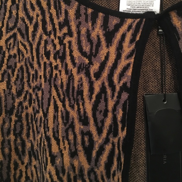 Cheetah/tigerlike print sweater - Picture 2 of 4