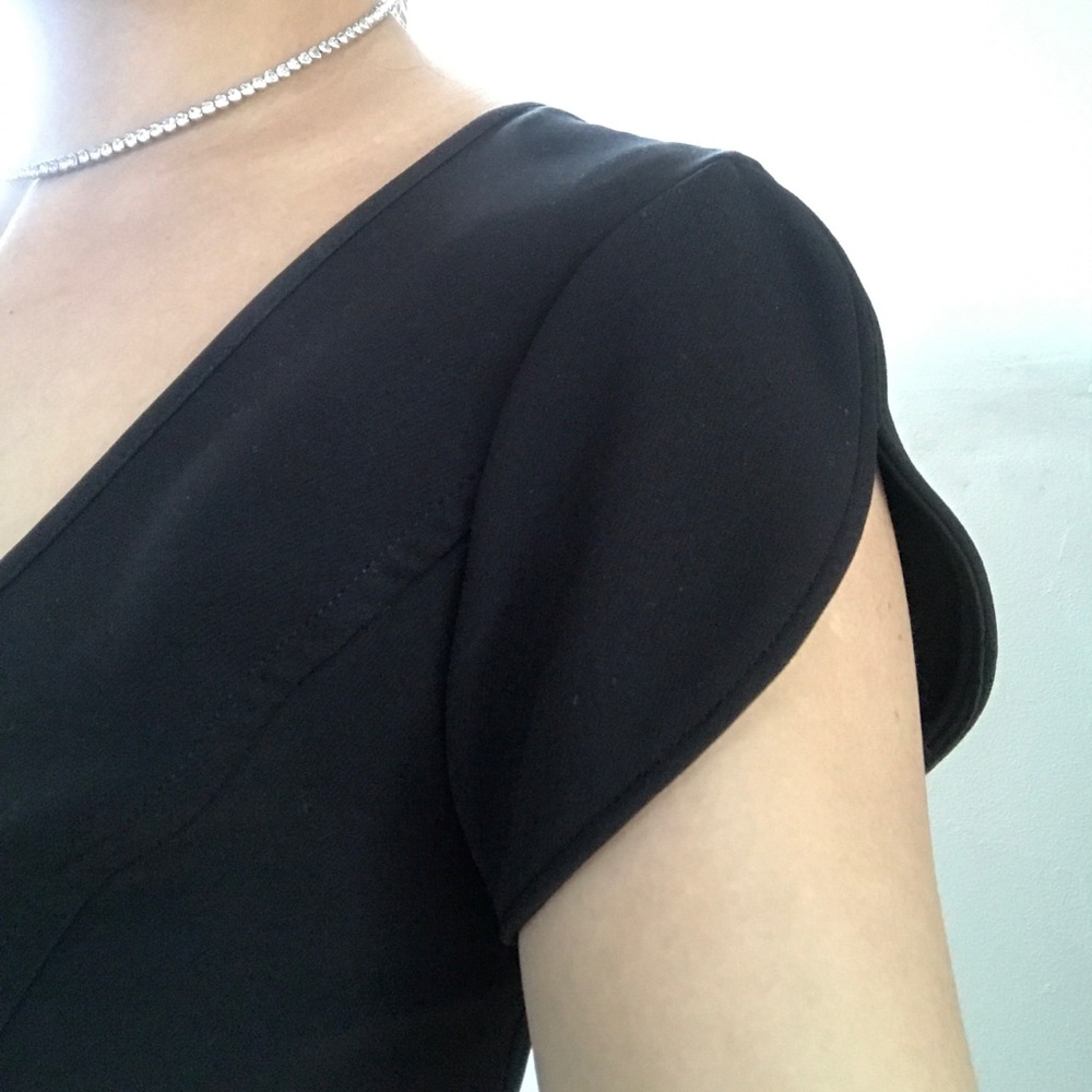 tulip sleeve "black" crop🌷