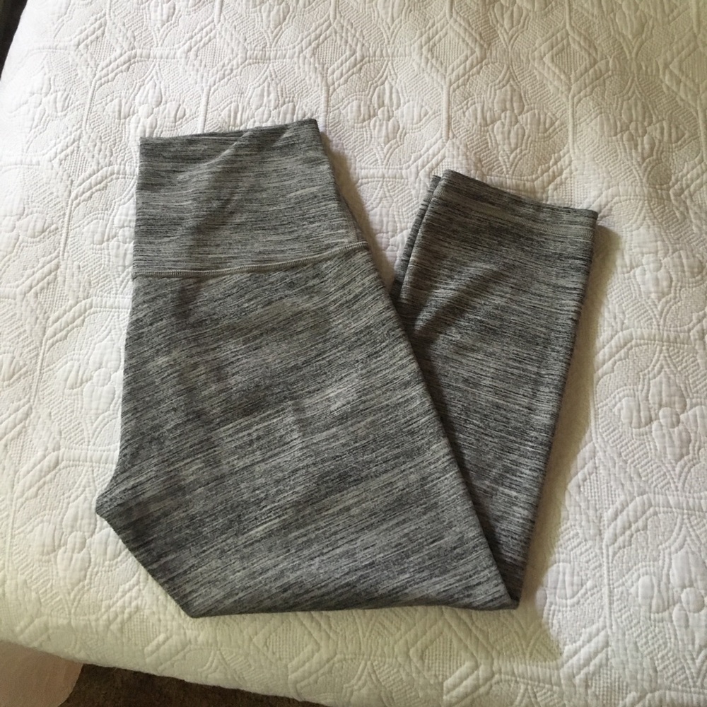 Lululemon Wunder Under Cropped leggings