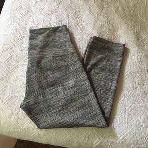Lululemon Wunder Under Cropped leggings
