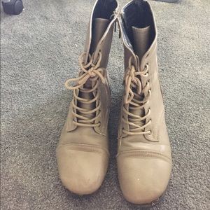 lace up boots