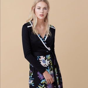 Diane Von Furstenberg Banded Wrap Dress Size 4