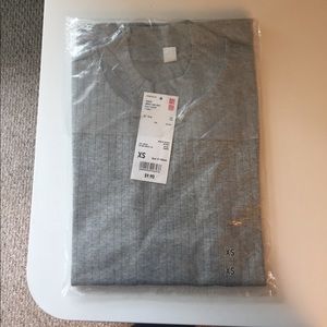 Uniqlo Ribbed high neck t shirt