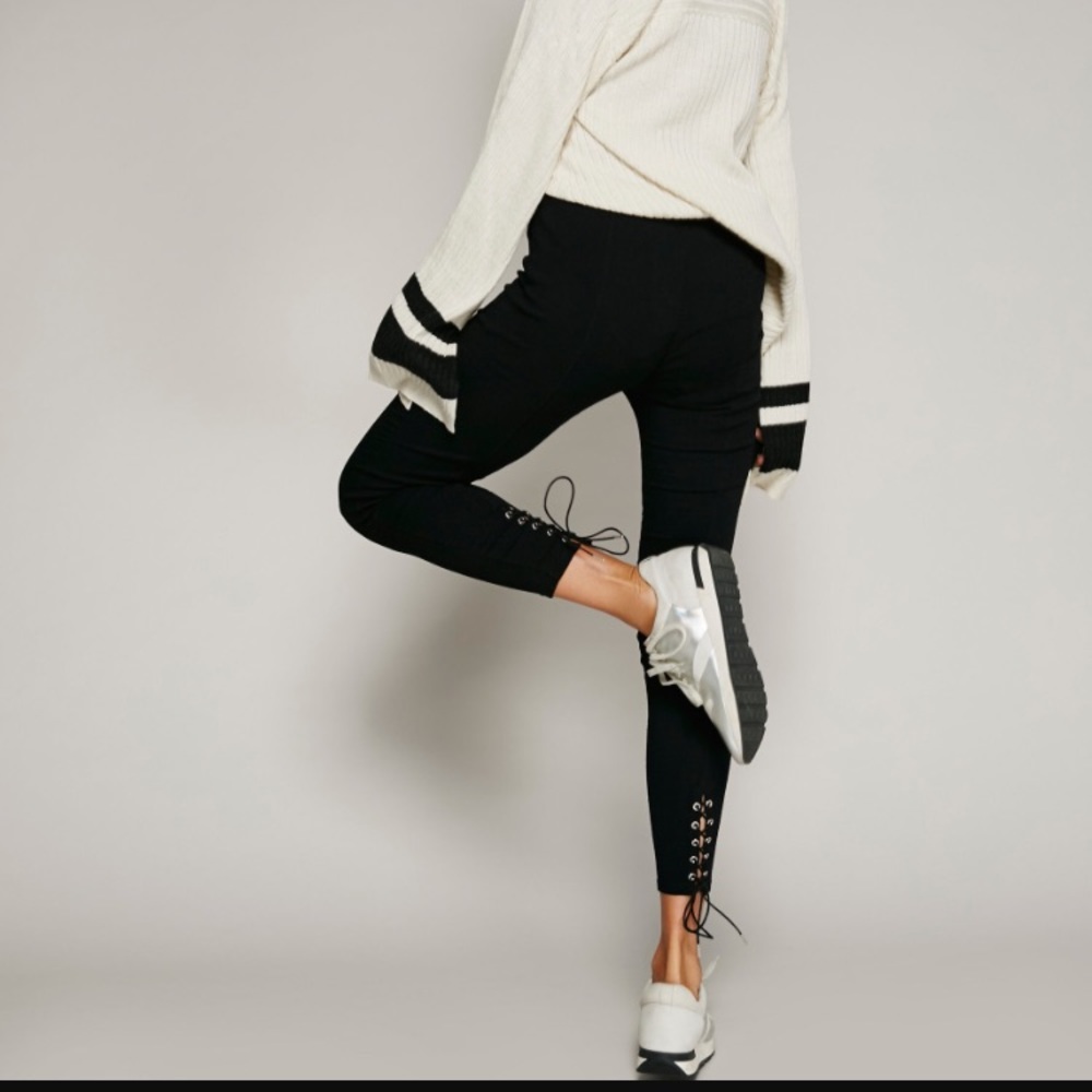 ISO FREE PEOPLE LOOKING BACK LEGGINGS