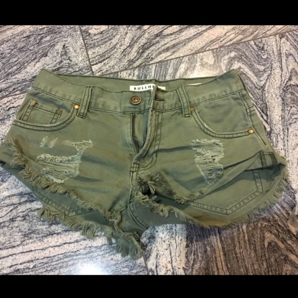 Bullhead shorts green size 0