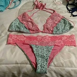 Beach Bunny Bikini Top L Bottom S