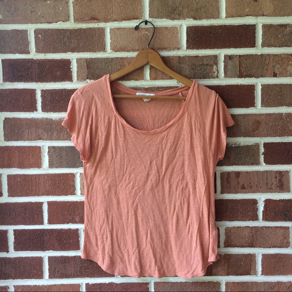F21 peach tee 🍑
