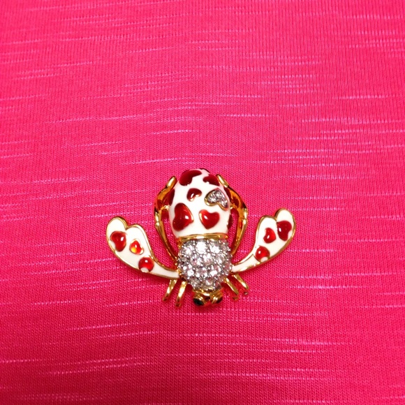 Joan Rivers Hearts Crystal Bee Pin - Picture 4 of 6