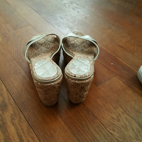 Sandles - Picture 2 of 2