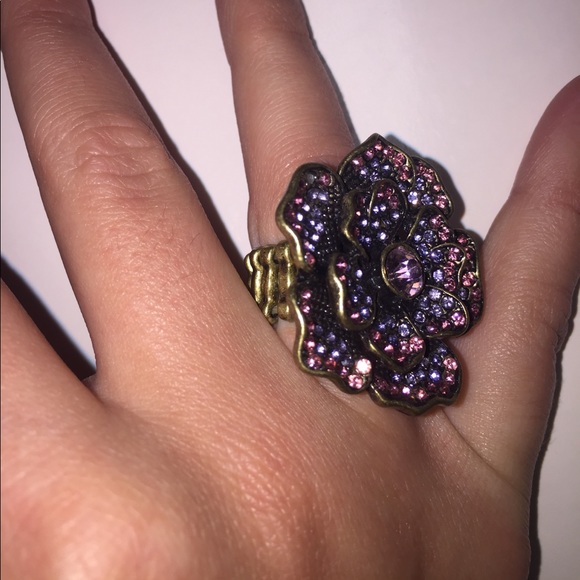 Statement flower ring - Picture 3 of 4