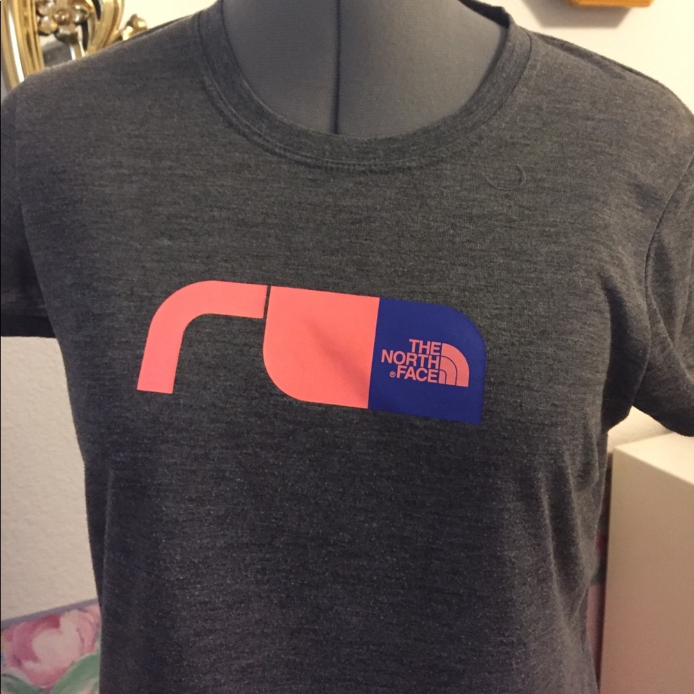 Women's The North Face tee