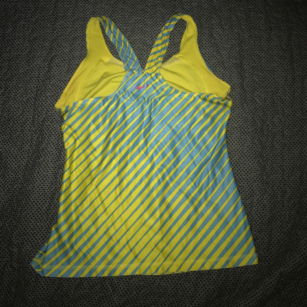Nike tank top size small
