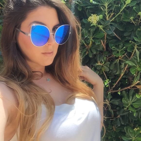 •LAST ONE• Ocean Blue Mirrored Cat Eye Sunglasses - Picture 4 of 8