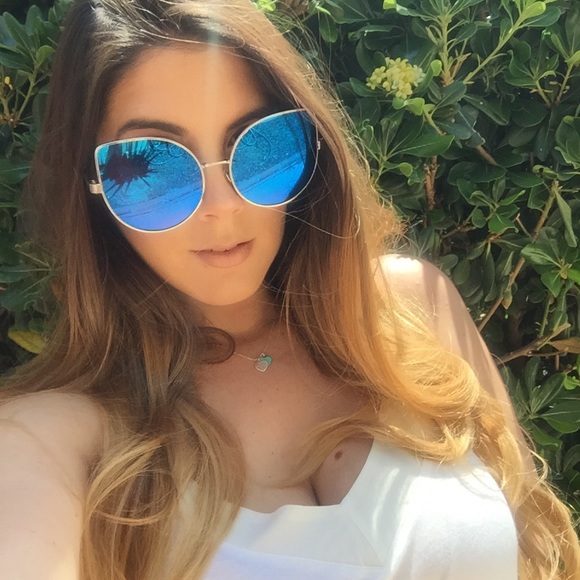 •LAST ONE• Ocean Blue Mirrored Cat Eye Sunglasses - Picture 2 of 8